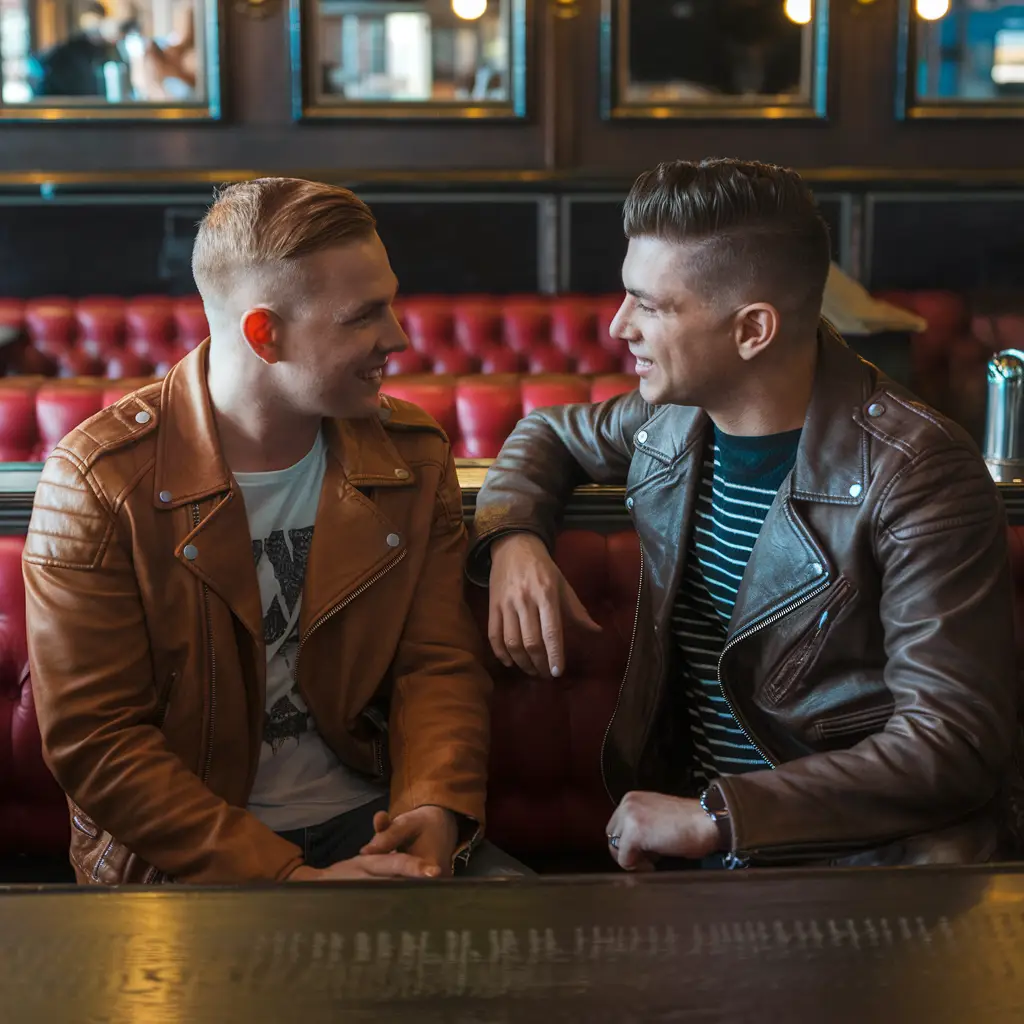 Meet hot Gay singles in Cedar Rapids, Iowa looking for dating, hookups, and real online connections.